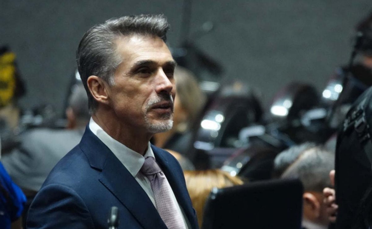 Sergio Mayer licencia San Lázaro